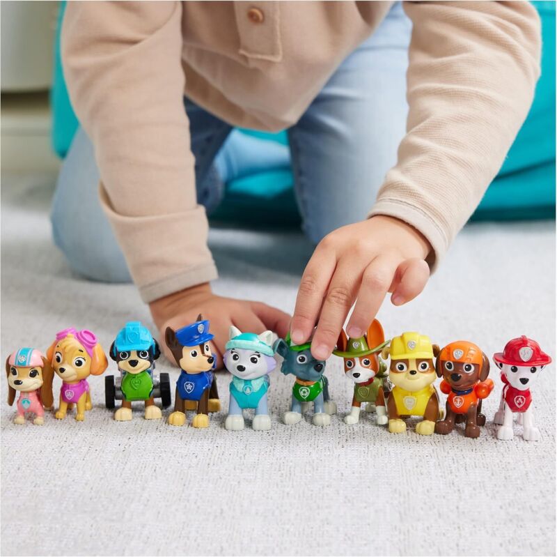 Paw Patrol, 10th Anniversary, All Paws On Deck Toy Figures Gift Pack with 10 Collectible Action Figures, Kids Toys for Ages 3 and up : Toys & Games