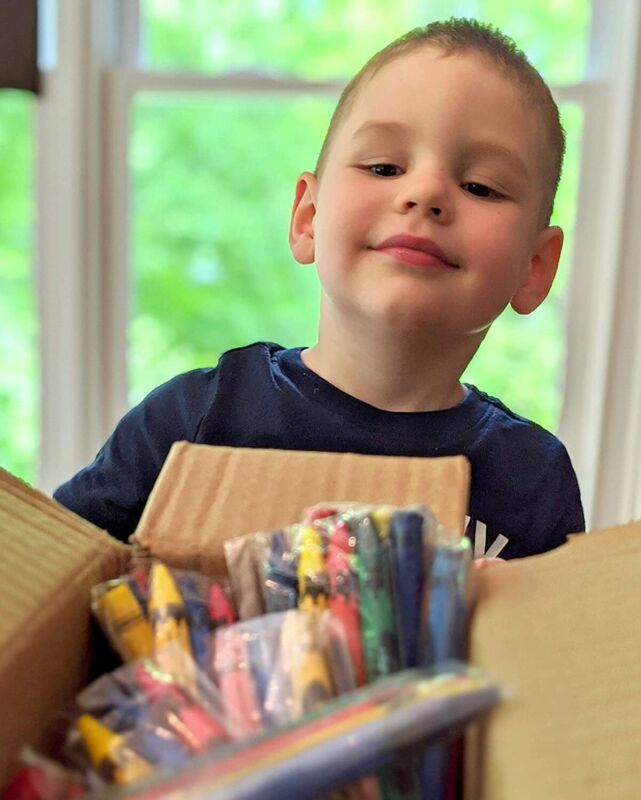 CrayonKing 150 Sets of 4-Packs (600 Bulk Crayons) – Non-Toxic, Individually Wrapped, Perfect for Parties, Restaurants, Classrooms & More : Toys & Games