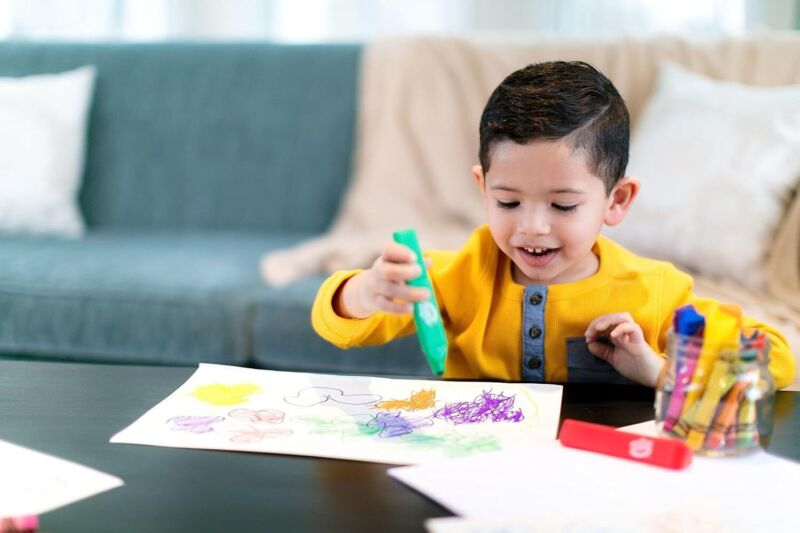 Crayola Triangle Toddler Markers (8ct), Easy Grip Washable Markers for Toddlers, Arts & Crafts Supplies, Coloring for Young Kids, Nontoxic : Toys & Games