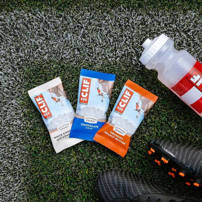 CLIF BAR - Chocolate Chip - Made with Organic Oats - Energy Bars - Non-GMO - Plant Based Protein Bars (15 Pack) : Health & Household